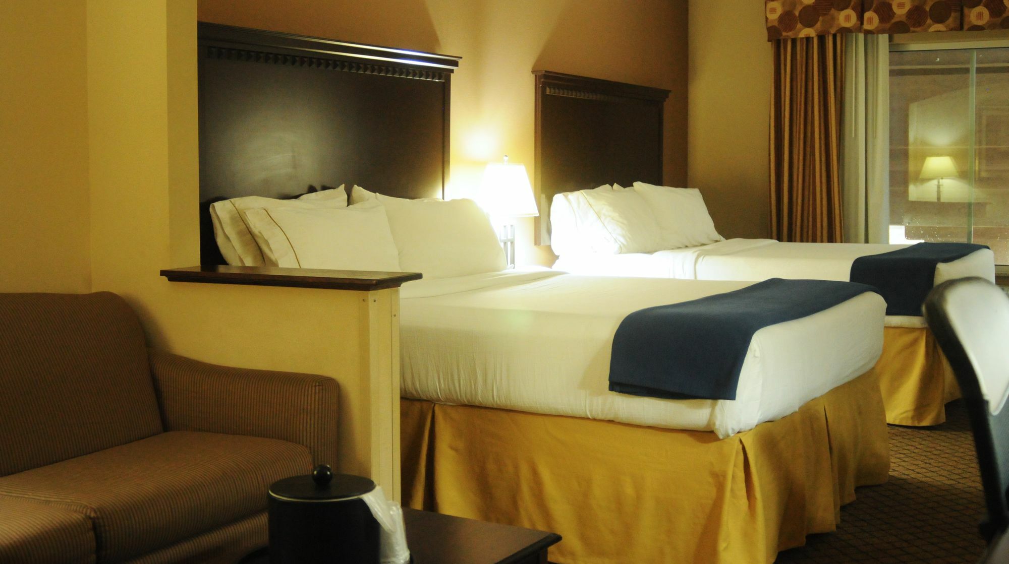 Holiday Inn Express Hotel & Suites Sedalia By Ihg Luaran gambar