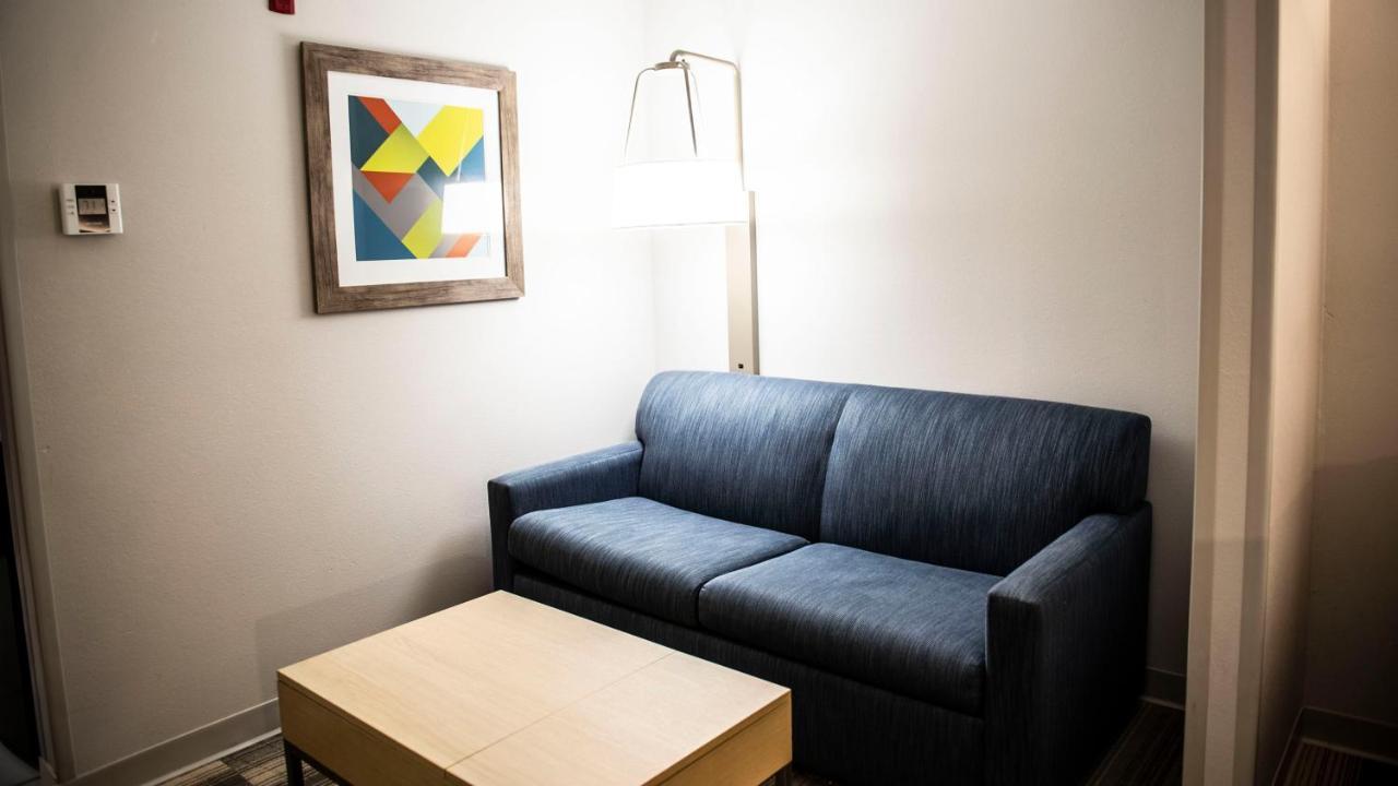 Holiday Inn Express Hotel & Suites Sedalia By Ihg Bilik gambar